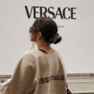 Meet your Posher, Crystal